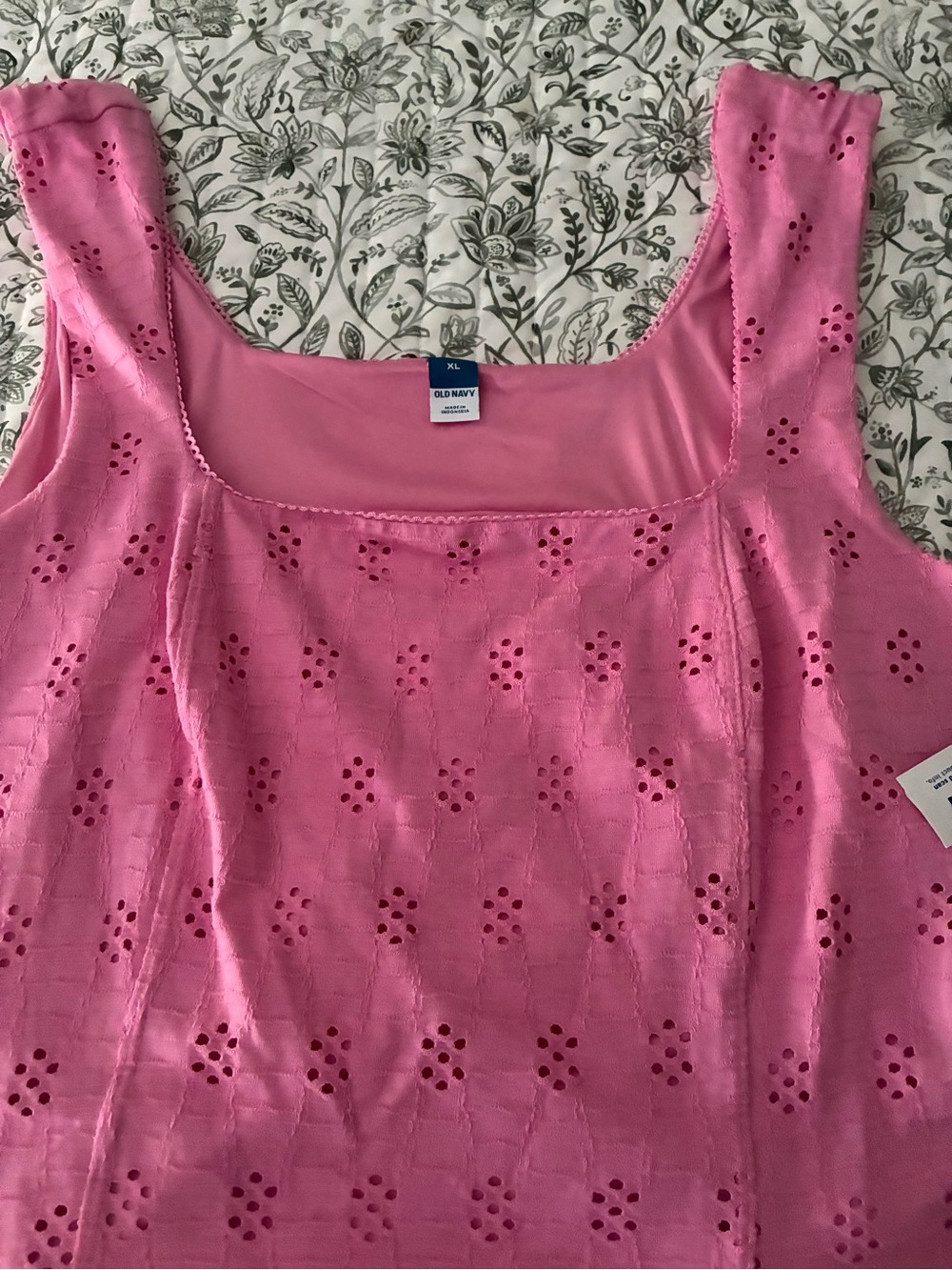 Old Navy Hot Pink Eyelet Square-Neck Camisole - Picture 2 of 5